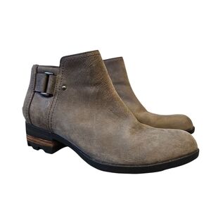 Sorel Brown Ankle Boots with Buckle